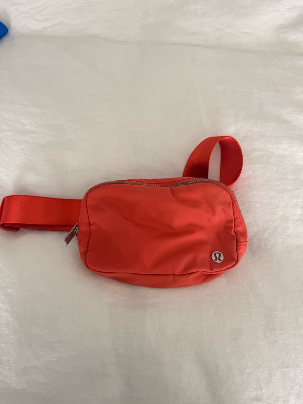 lululemon athletica Men’s Bright Red Belt Bag